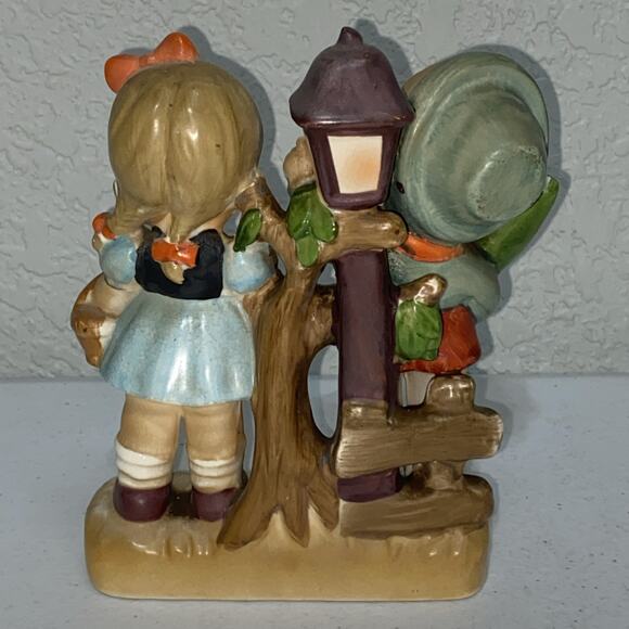 Vintage Little Boy Girl Figurine Made In DABS Japan Porcelain Bisque 6” - Picture 2 of 7